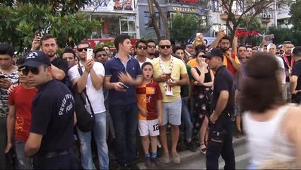Galatasaray Kafilesi Otelden Ayrıldı