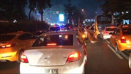 Kızılay’da Galatasaraylı taraftarların şampiyonluk coşkusu