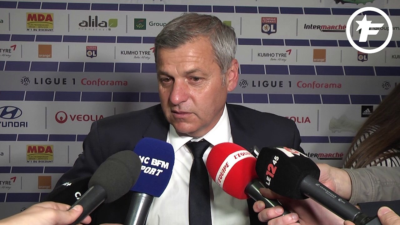 OL : Genesio agacé par les banderoles