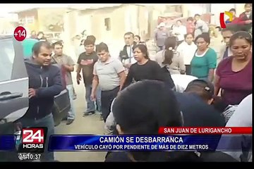 SJL: camión se desbarranca por pendiente de más de diez metros