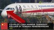 Sichuan Airlines co-pilot tersedot keluar di tengah penerbangan - TomoNews