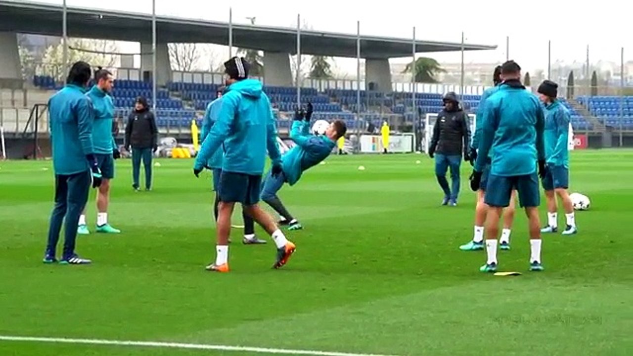Ronaldo tập luyện