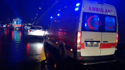 Tırın sıkıştırdığı otomobil kaza yaptı : 4 yaralı