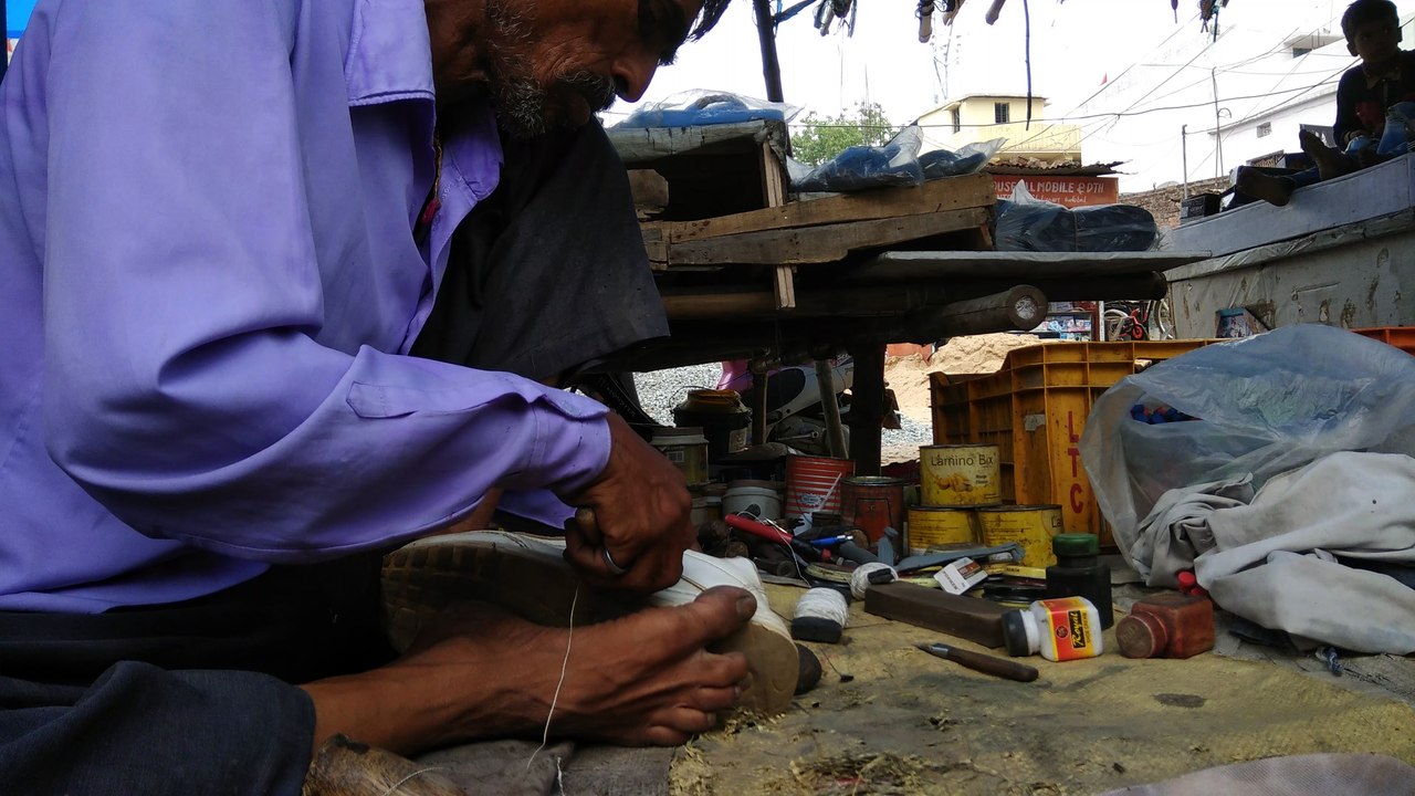 Bootmaker life beside the road || naa Village time