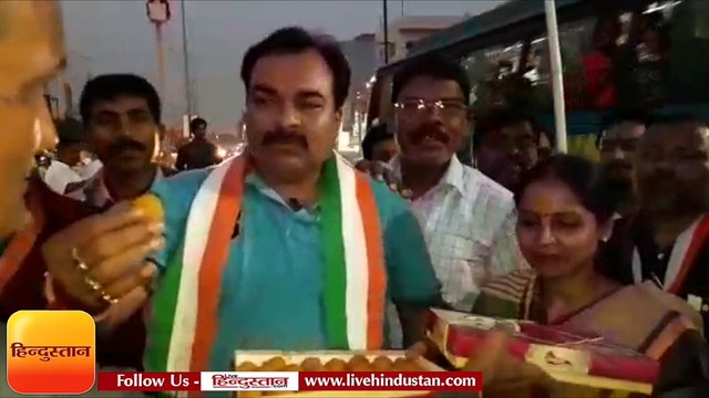 कर्नाटक में सरकार बनने पर कांग्रेसियों ने मनाया जश्न