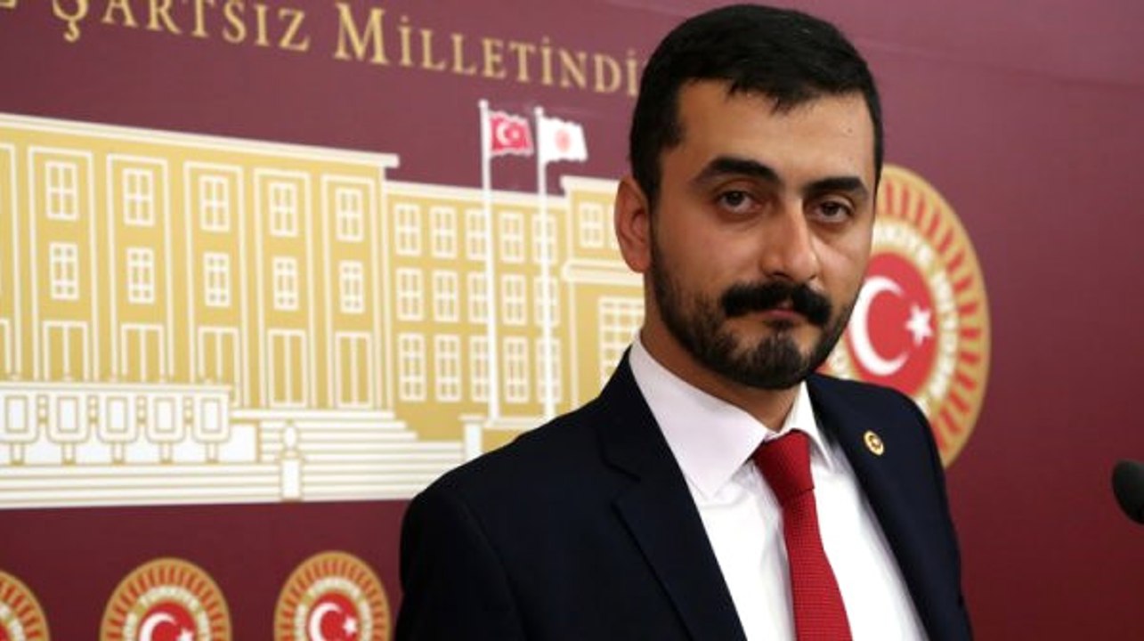 CHP'de Liste Dışı Kalan Eren Erdem'e Yurt Dışı Yasağı Konuldu