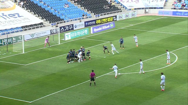 '이재성 결승골' 전북, 서울 대파하고 선두 질주 / YTN