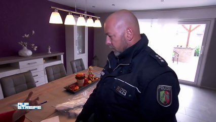 Spray auf die Polizisten! Was hat ein gebrauchtes Kondom damit zutun? | Auf Streife | SAT.1 TV