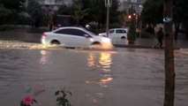 Elazığ'da sağanak yağış zor anlar yaşattı