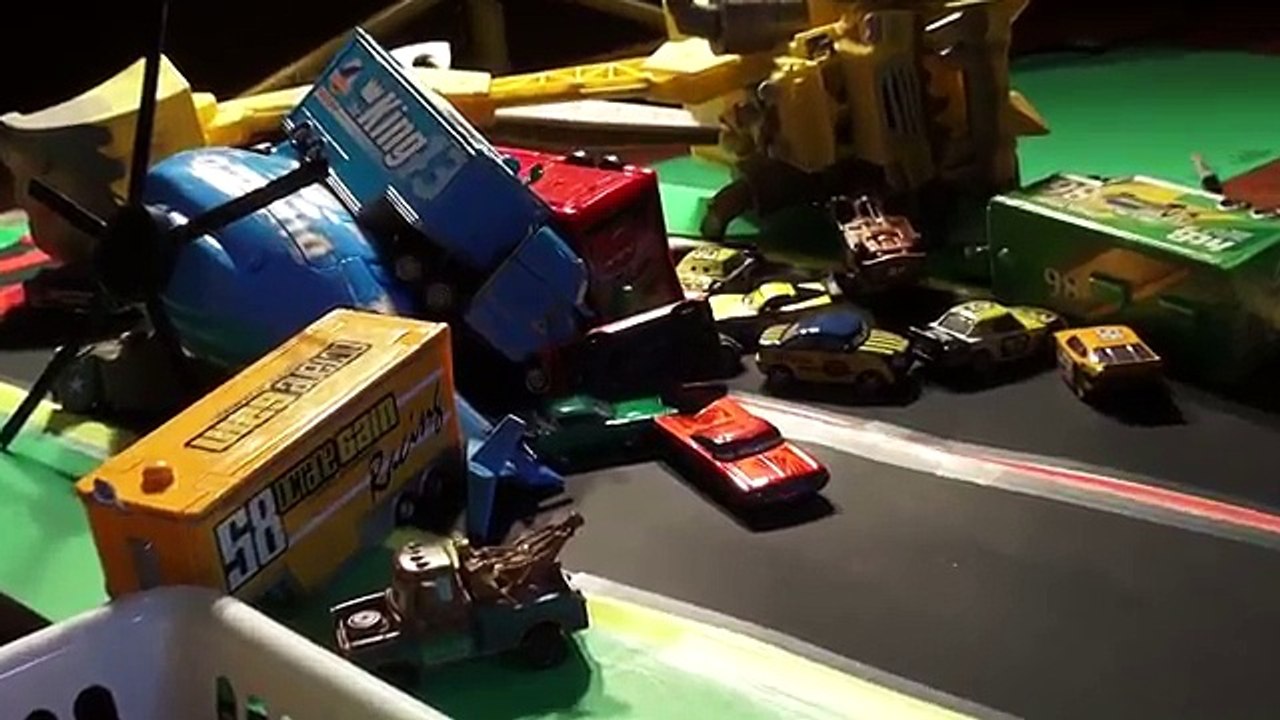 Disney Pixar Cars , 100 Ways to Crash Chapter 3 with Screaming Banshee and your favorites