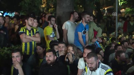 Fenerbahçeli Taraftarlar Real Madrid Maçını Dev Ekranda İzledi