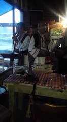 NOVI MOMCI IZVORNE ESTRADE