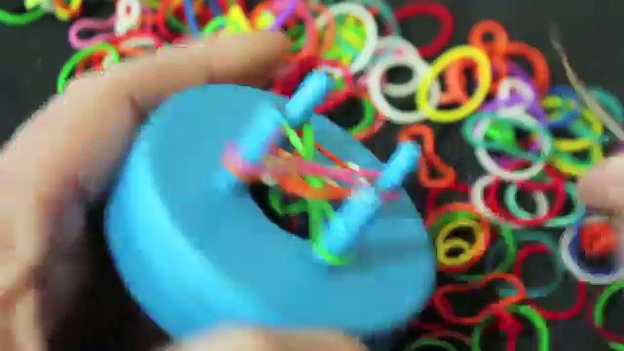 Cómo hacer pulsera de ligas o gomitas si no si no con telar Oveja Mari