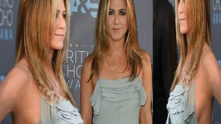 Jennifer Aniston Flashes Sideboob A critics choice awards