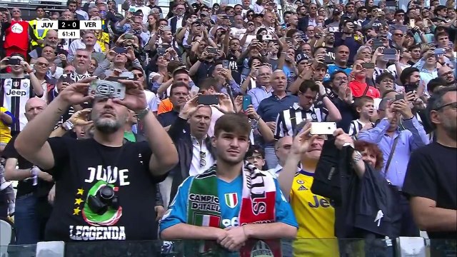 Khoảnh khắc Gianluigi Buffon chia tay đồng đội gây xúc cảm cho CĐM