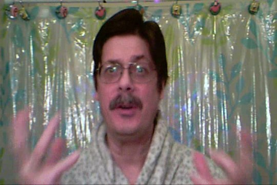 2057. HOW TO MAKE THE ULTIMATE CAMERA MOUNT, CHEAP, AFFORDABLE, INEXSPENSIVE.GREATEST INVENTION SINCE THE CAMERA.