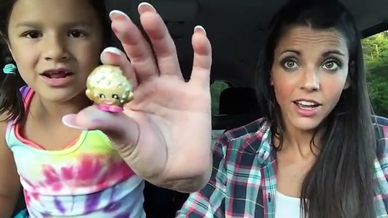 Shopkins Season 5 & 4 Blind Bag Opening!! Limited Edition??