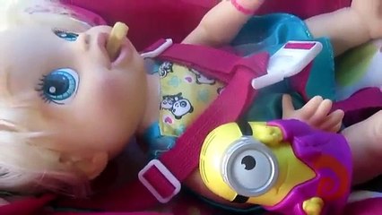 Télécharger la video: Baby Alive plays at the Park & Eats McDonalds Happy Meal! Part 1 of 2