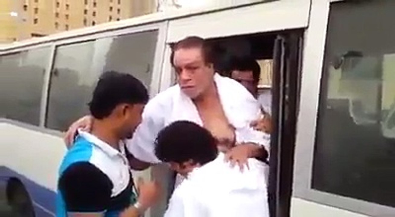India's Well Known Actor Kader Khan Performing Hajj, Exclusive Video
