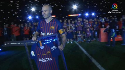 Iniesta given emotional send-off after final Barcelona game