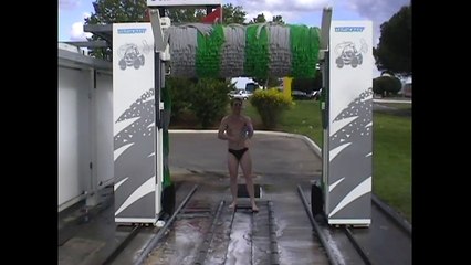 CAR WASH (REMI GAILLARD)