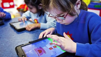 10 ENFANTS QUI ONT CONTOURNÉ LE SYSTÈME - Lama Faché