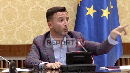 Report TV - Erion Braçen e lënë nervat, inatin e deputetëve të PD ia nxjerr gazetarëve
