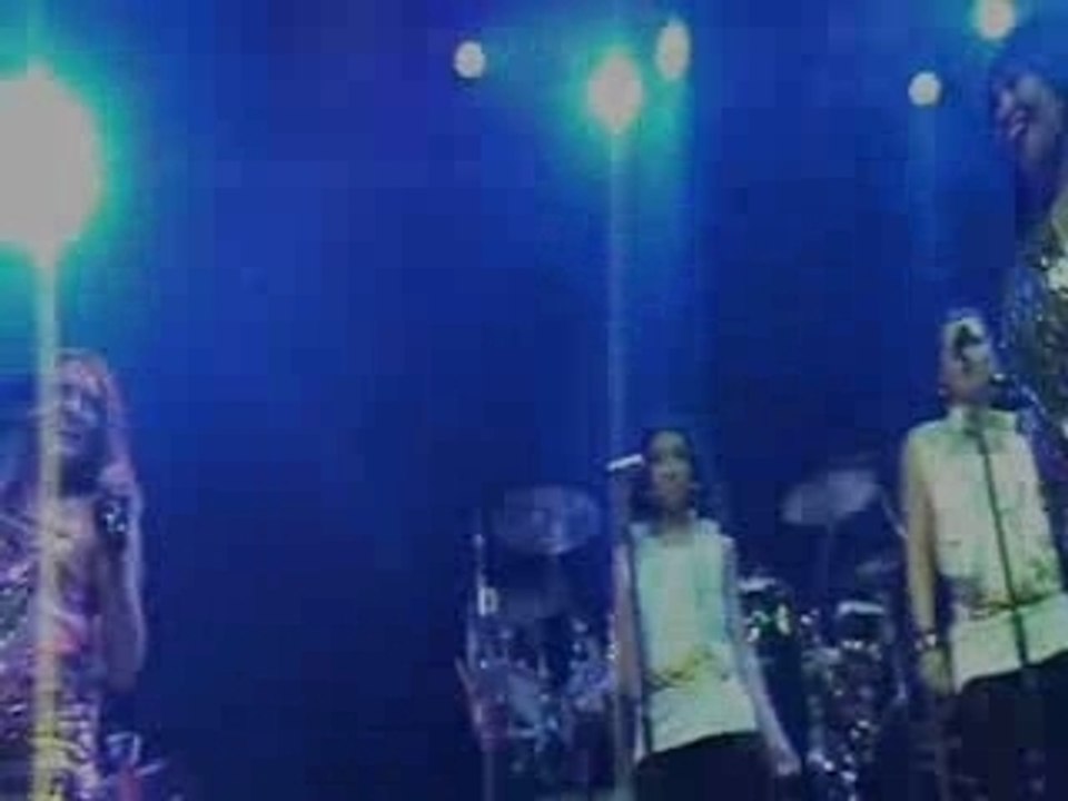 Hilary Duff - Dignity Tour