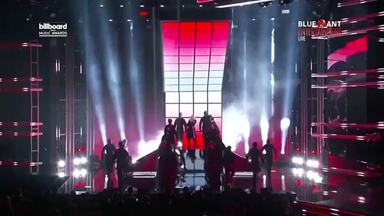 Christina Aguilera - Fall In Line ft. Demi Lovato Live on  "Billboard Music Awards"