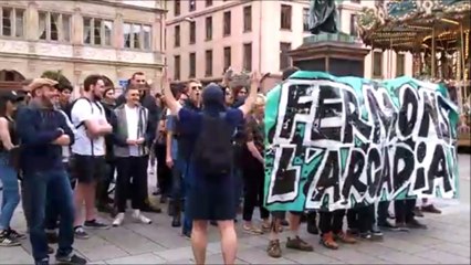 Strasbourg : une cinquantaine de personnes rassemblées à l'appel du collectif « Fermons l’Arcadia »