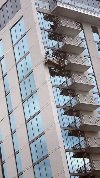 Dangerous Window Cleaning