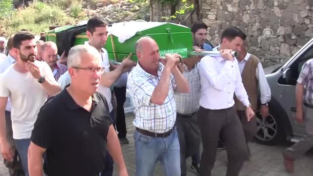 Havuza Düşüp Boğulan Anneanne ve Torunu Defnedildi