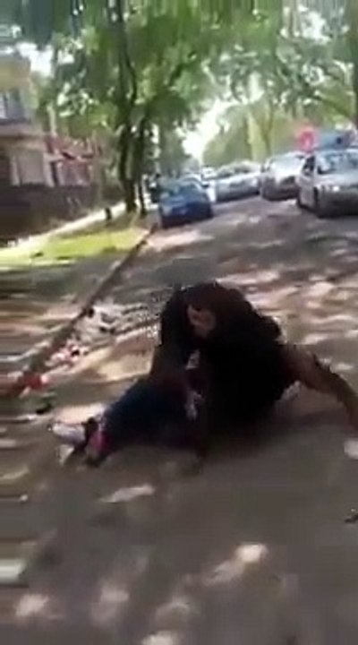 Chicago police officer viciously stomping on man’s head during arrest