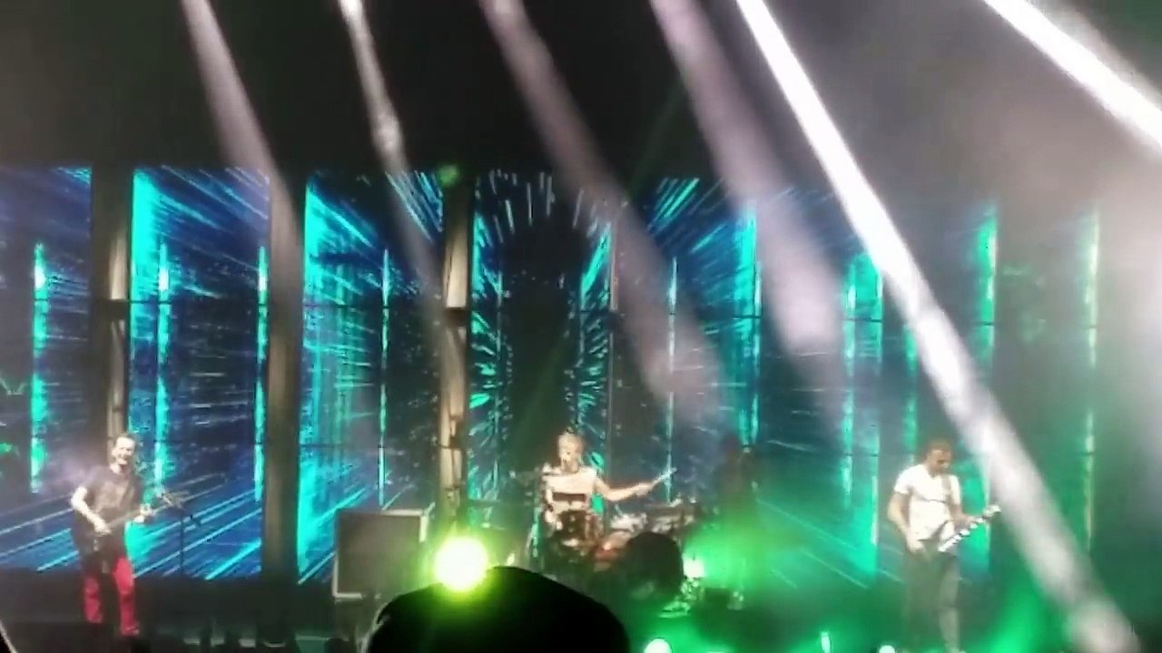 Muse - Time is Running Out (clip), Hollywood Casino Amphitheater, St. Louis, MO, USA  6/13/2017