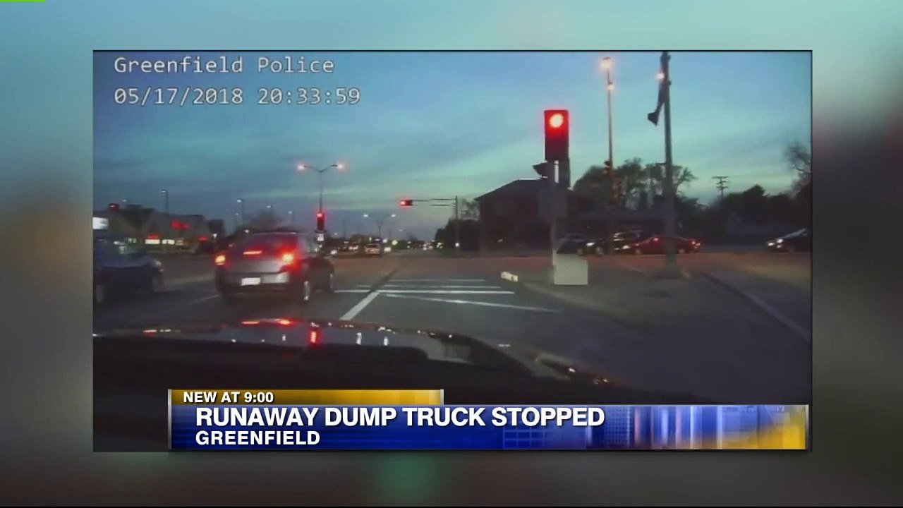 Good Samaritan, Officer Stop Runaway Dump Truck in Wisconsin
