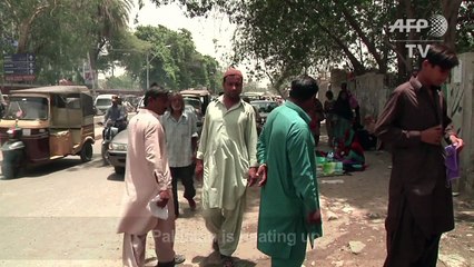 Karachi swelters in heat wave