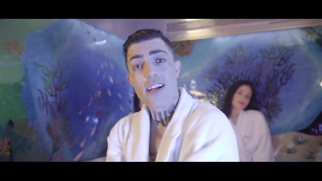 TUS & Johhny Black - Toyrkales | TUS & Johnny Black - Τουρκάλες - Official Video Clip