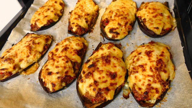 BERENJENAS rellenas de CARNE y gratinadas con QUESO