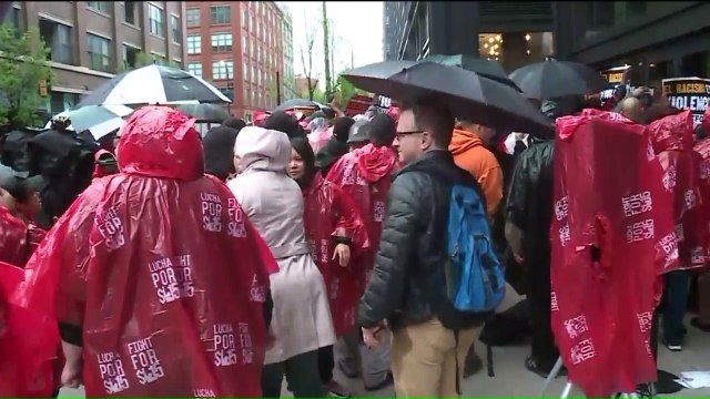 McDonald`s Employees March to Illinois Headquarters to Rally for $15 Minimum Wage