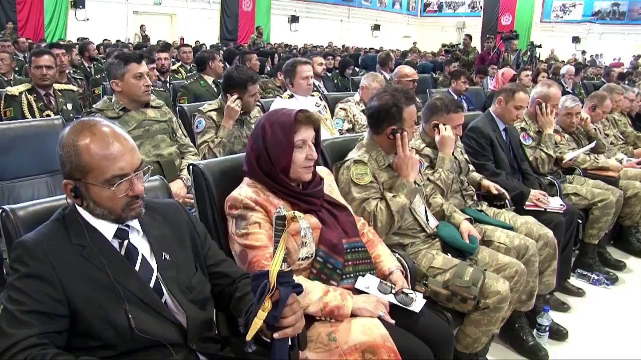 مراسم فراغت ۳۴۱ تن از افسران دانشگاه نظامی و دفاعی مارشال محمد قسیم فهیم