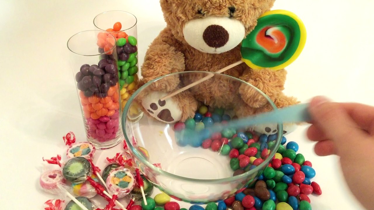 CandyPlay Bear Playing with Sweets