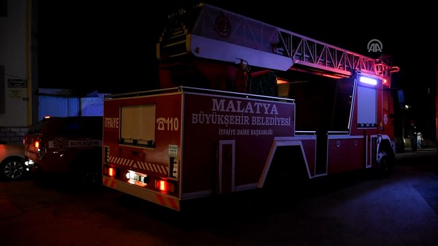 Çocuklarını rehin alan babayı polis ikna etti - MALATYA