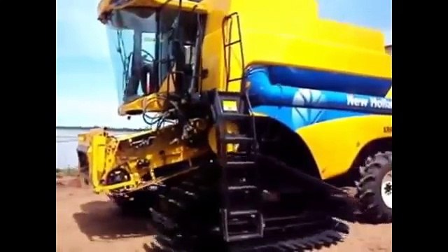 extreme rice harvesting combine stuck in mud new compilation 2016. New Holland , Hitachi