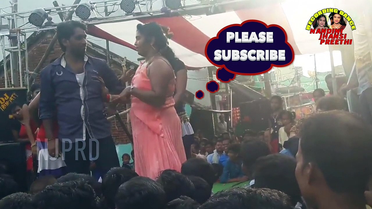 Two hot girs dance performace with a guy, Romantic perforance