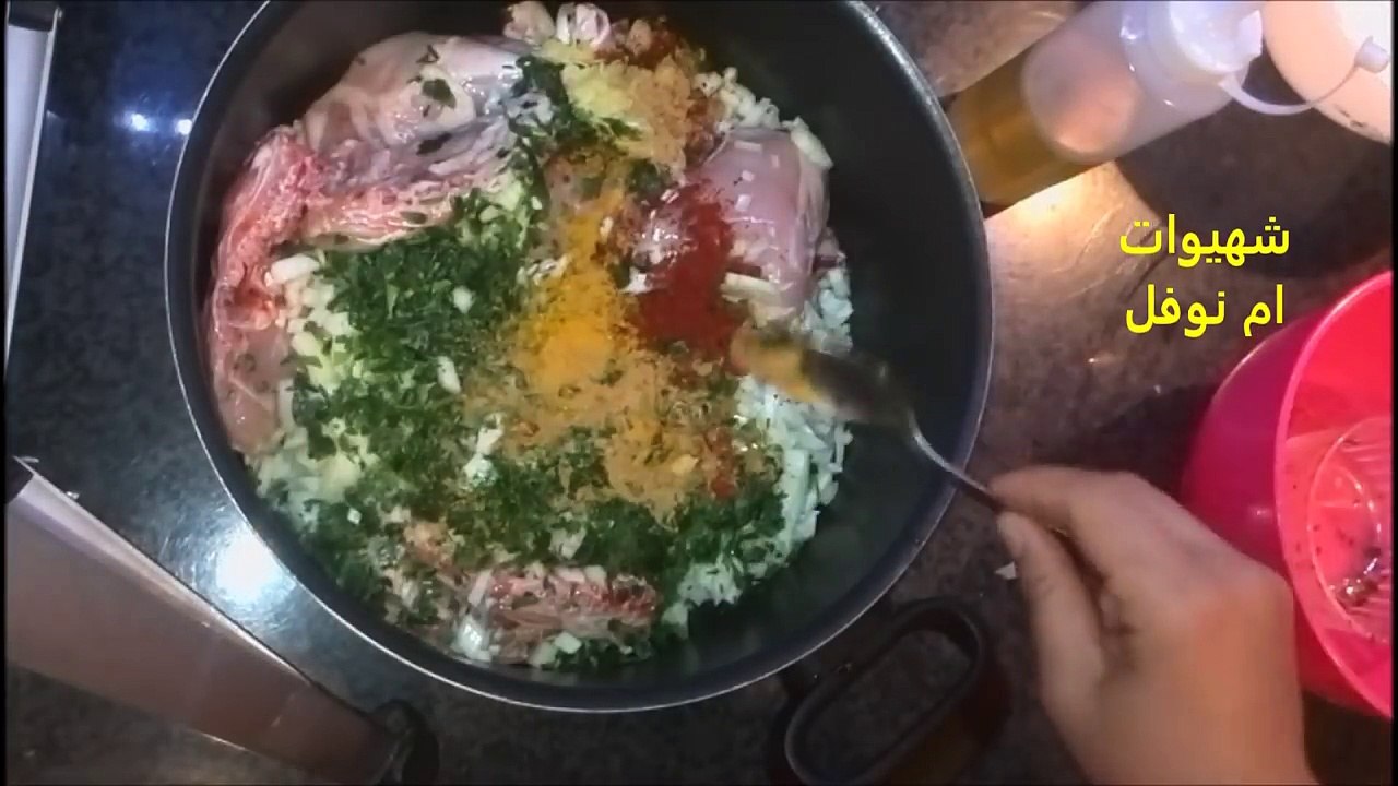 بسطيلة بالدجاج واللوز ساهلة بزاف ورائعة