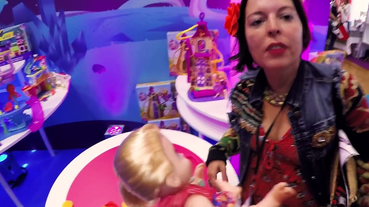 MA POUPÉE BABY ALIVE est MALADE ! -  Elle PLEURE et je la SOIGNE - Demo Jouets