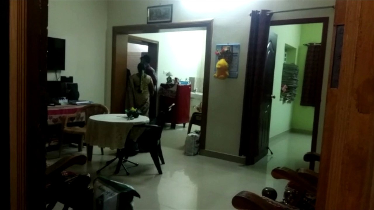 2 வீடுகளின் பூட்டை உடைத்து 53 சவரன் நகை, 3 கிலோ வெள்ளி கொள்ளை!-வீடியோ