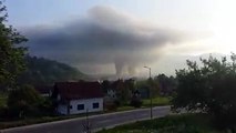 U fabrici Mesoprometa u bjelopoljskom naselju Nedakusi jutros je, oko 3.50 časova, izbio požar, koji je zahvatio veliki dio objekta. Na sreću, žrtava i povrijeđ