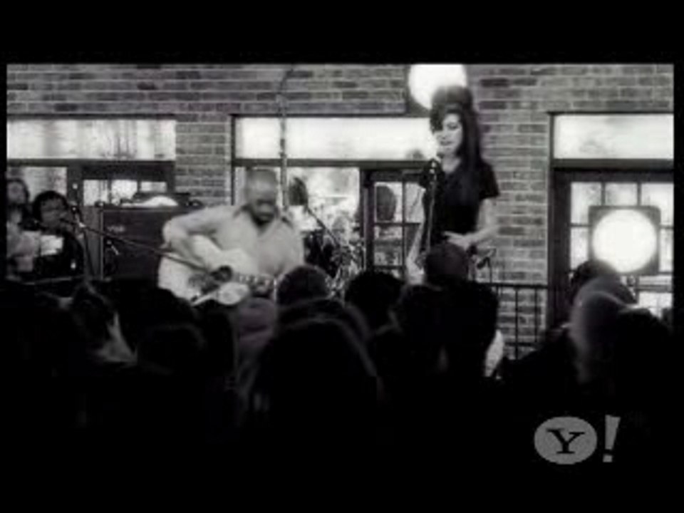 Amy Winehouse - Love Is a Losing Game (live)