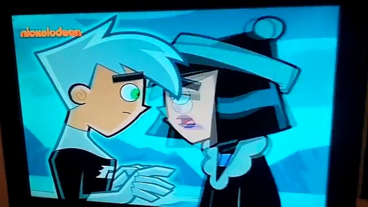 Danny phantom and sam "kiss